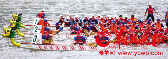 百舸争流，齐头并进 羊城晚报记者 郑迅 摄 