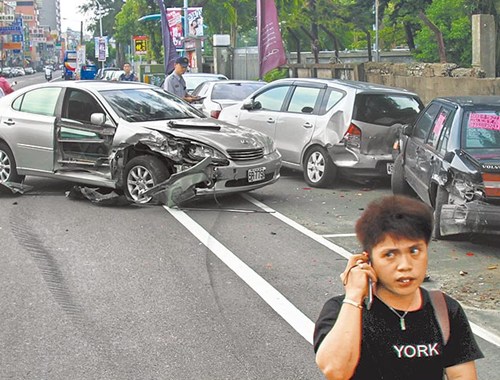 傅裕升肇事后打电话求助。图自台媒