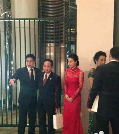 [视频]霍启刚默认郭晶晶怀儿子