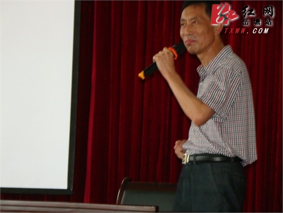 　　　成就中国梦   湘钢一校邀请邰勇夫作励志演讲