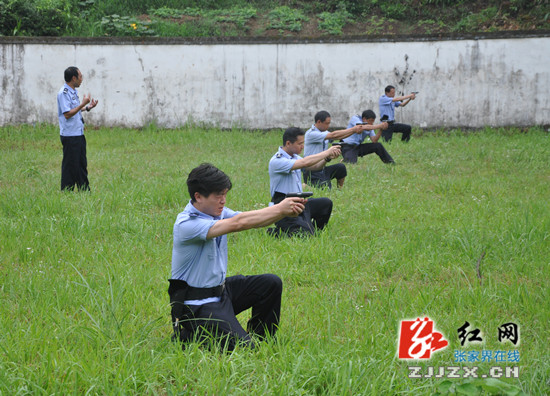 永定区进行全区公安民警基本功考核