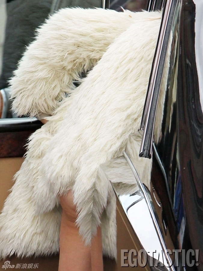 英国超模凯特·摩丝未穿<em>内裤</em>伦敦街头拍广告(