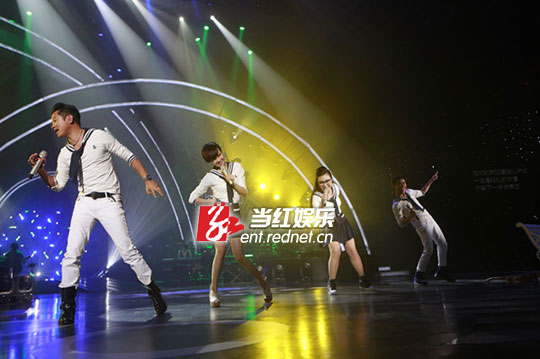蓝队成员：罗中旭、郁可唯、纪敏佳、伍思凯