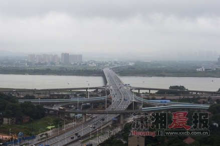 长沙湘府路湘江大桥东桥头互通式立交桥完全开