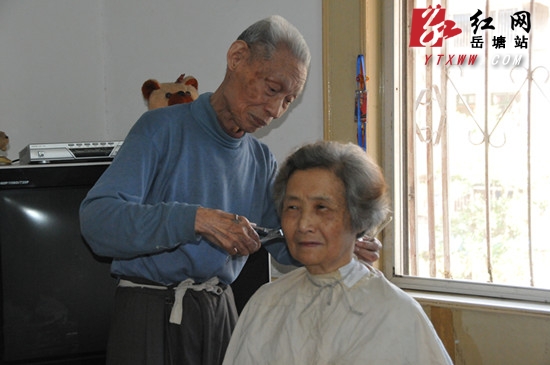 【寻找最美岳塘人】成仁明:一心付出60载 他用奉献书写人生