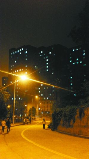 300斤西瓜买通女生寝室