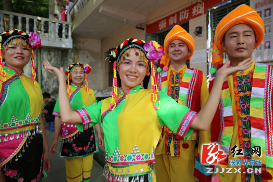 “欢乐潇湘”舞动山城慈利