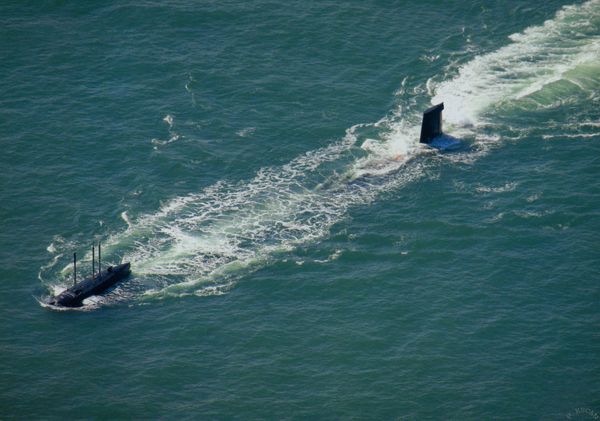 资料图:海军核潜艇快速下潜。