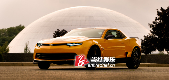 《变4》大黄蜂玩穿越 新老两款齐登场