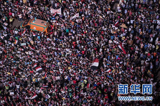 埃及总统穆尔西呼吁军方撤销48小时最后通牒