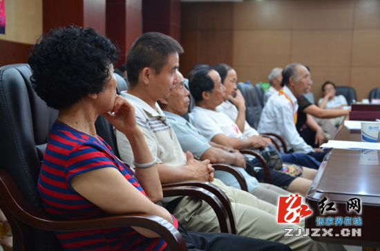 张家界市召开国家、省级非物质文化遗产项目代表性传承人座谈会
