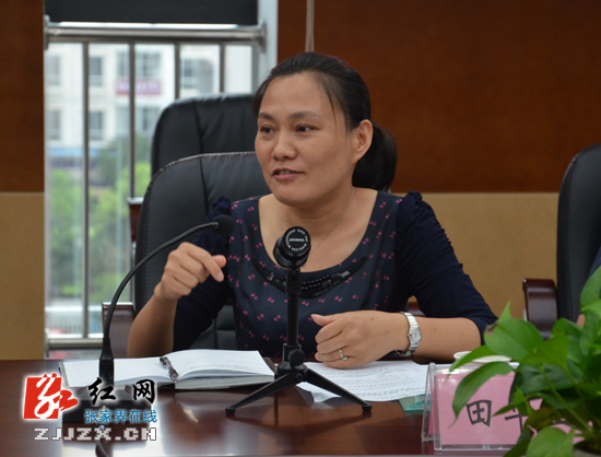 张家界市召开国家、省级非物质文化遗产项目代表性传承人座谈会