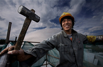 新生代农民工：手机用最好的 每月花近千元网购