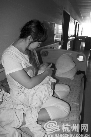 少妇产子被弃医院称老公选择了婆婆不要我（图）