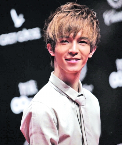 [视频]《小时代》再引争议 主题曲《时间煮雨》