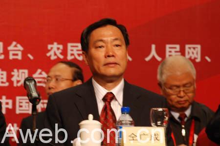 据《人民政协报》报道，3日下午，全国政协机关召开深入开展党的群众路线教育实践活动动员大会。全国政协机关党组副书记、纪检组组长、副秘书长仝广成主持会议。