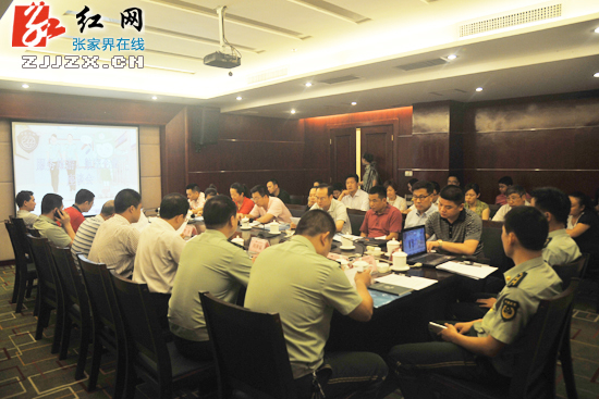 张家界边检站争当旅游和航空企业的“服务员”