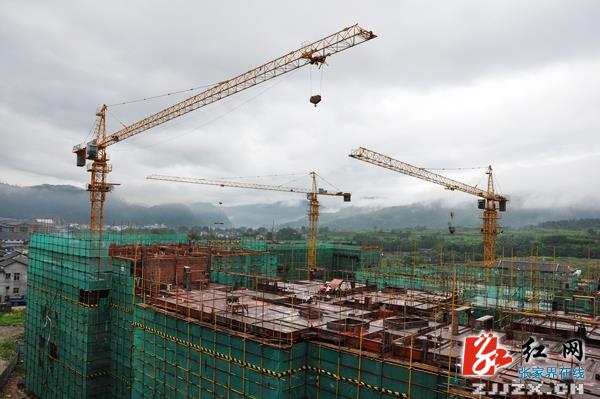 武陵源区42个项目建设稳步推进 上半年完成投资8.5亿元