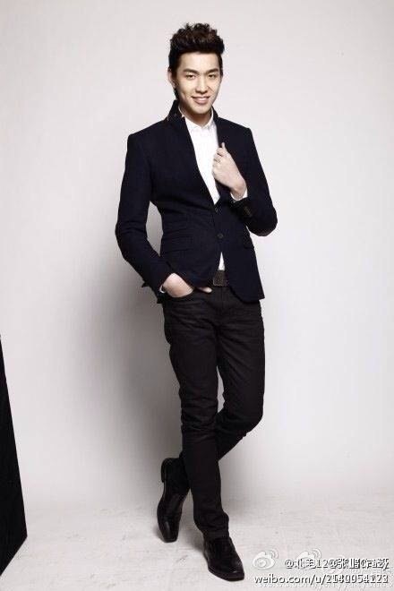 [视频]快男小李敏镐严禹豪帅气私照曝光(组图