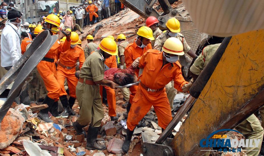 印度南部一旅馆倒塌至少6人死亡11人受伤（组图）