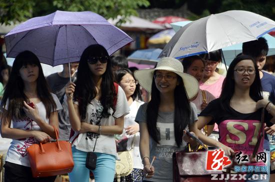 武陵源区“四轮驱动”引领旅游升温