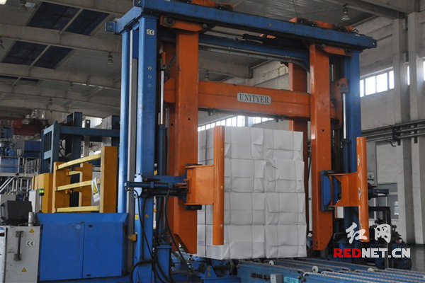 湖南骏泰纸浆有限责任公司始终将技术创新和新产品开发作为公司的发展基石,先后开发了阔叶浆、本色浆、绝缘浆、三滤浆、溶解浆等新浆种。