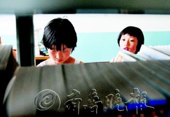 留守娃梦中喊要妈妈醒来后称她不看我不愿想她