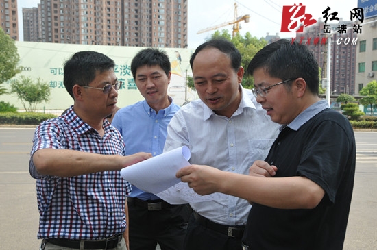 孙银生一行就红旗农场改制等工作进行调研