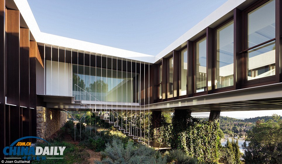 建在山巅或水面：盘点全球设计最独特的房屋