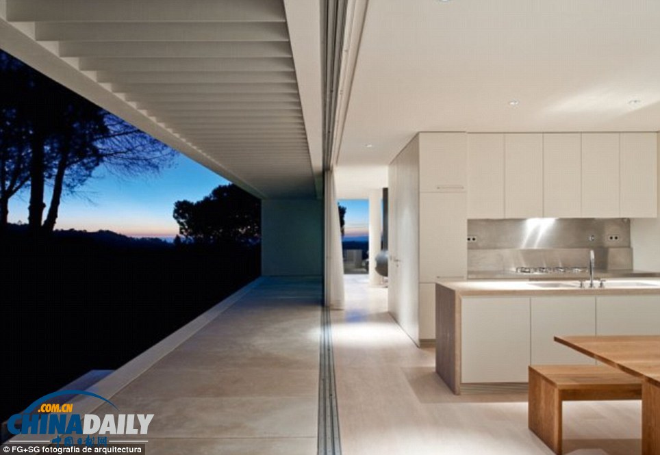 建在山巅或水面：盘点全球设计最独特的房屋