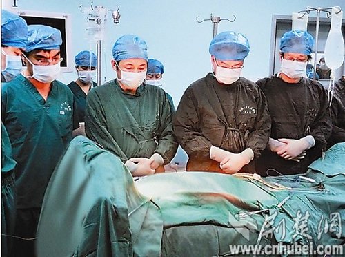 17岁少年重病不治 捐出器官拯救4位陌生人(图)