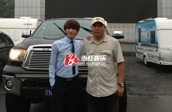 杜侑澎与西藏行领队廖红斌