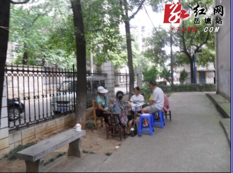 报警器“抗议”，泗神庙社区调和邻里矛盾