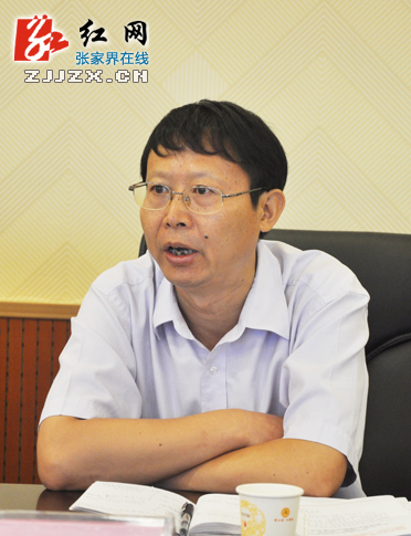 杜芳禄：紧抓要害问题不放 全力打好攻坚战