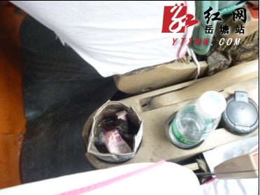 创文明城市 的哥从小事做起