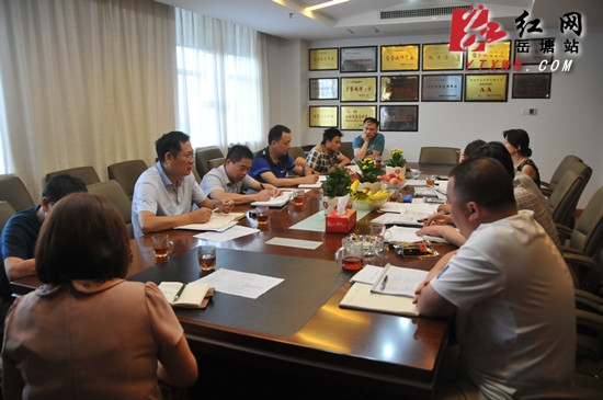 力推项目建设 王永红与征拆业主面谈