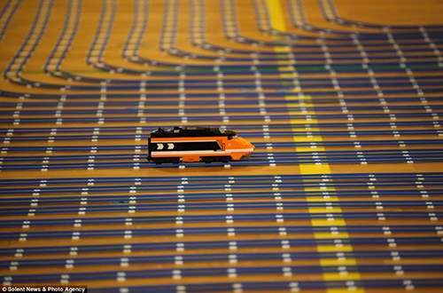 他本人对他的吉尼斯纪录铁道非常自豪。