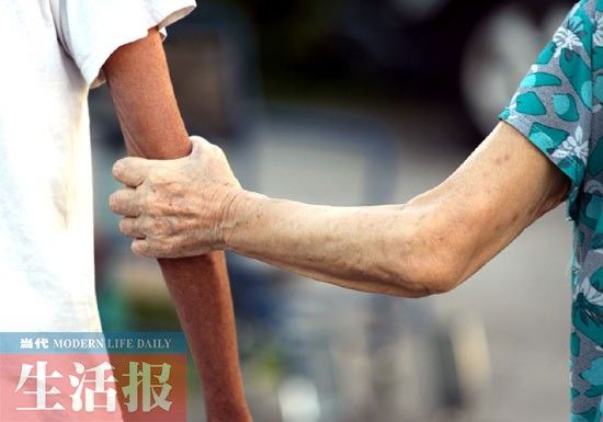 广西南宁一男子拒养重病母亲 称养她28年已尽责