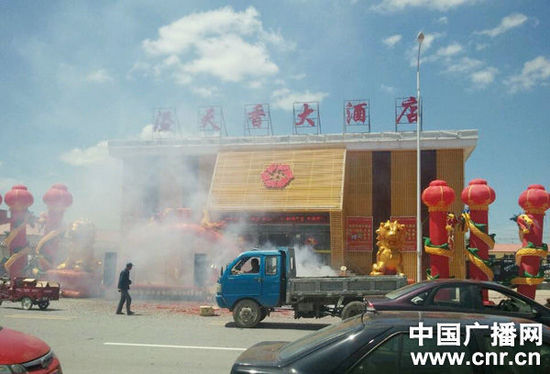 沽源县镇党委书记为女儿办豪华婚礼 随礼进账百万