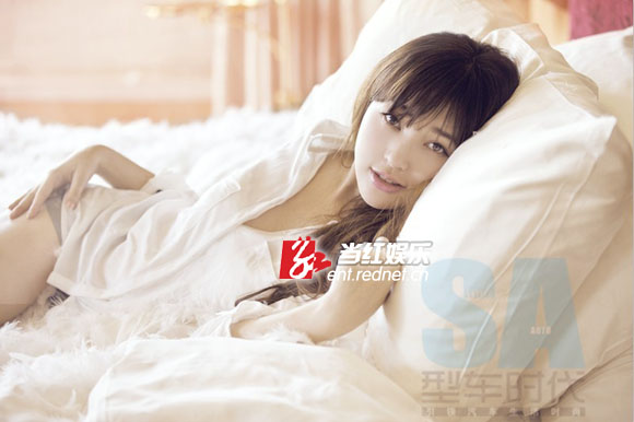 金莎妩媚惹人爱
