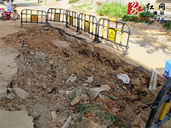 20天连爆3次水管 东湖路居民“三声叹息”