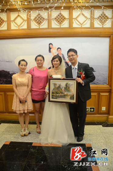    张家界景区东莞推介“清凉之旅”