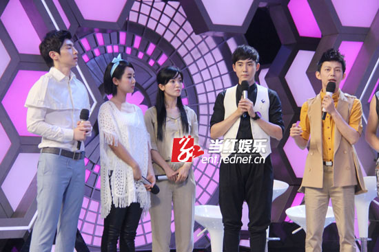 《花雾》剧组做客快乐大本营