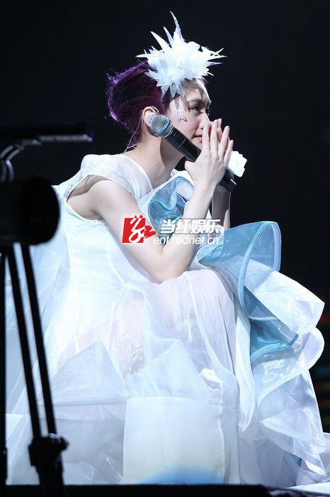杨丞琳上海震撼开唱 全能天后华丽蜕变9