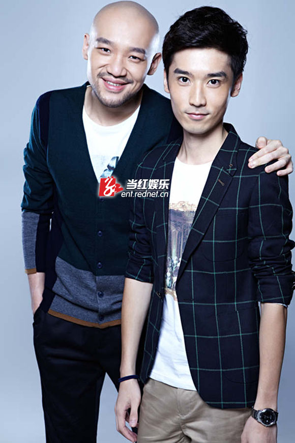 李代沫与主持人合影