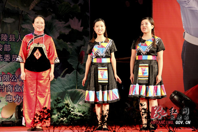 欢乐潇湘神农风平安之夜大型群众文艺汇演精