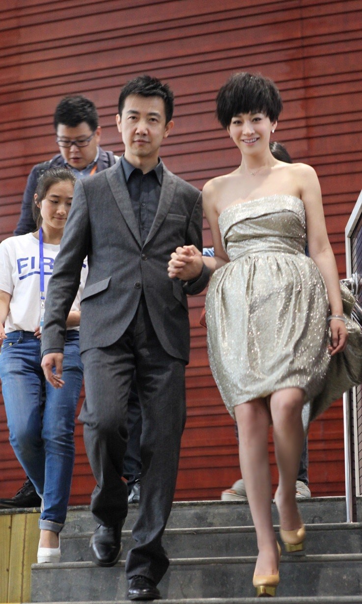 李小冉与鄢颇首次携手亮相红毯