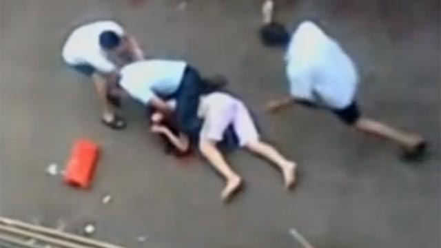女子当街被割喉