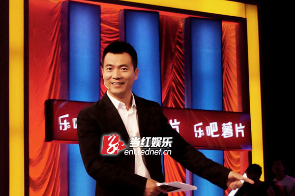 黄健翔在主持