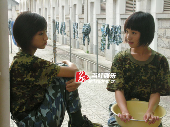 蒋若琳、黄小朵